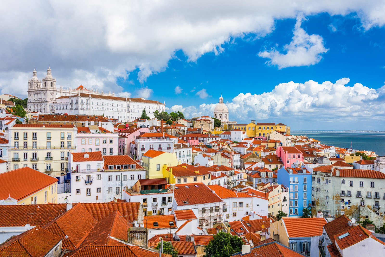 Tuk Tuk Tour Lisbon Vista da Portas do Sol em Lisboa, tour de tuk tuk